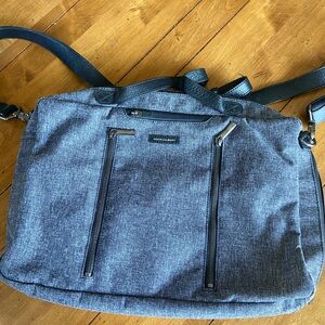 Hook & Albert Stylish Gray/Black Computer Messenger Bag Leather Strap